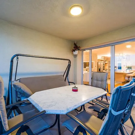 Topaz Apartman *