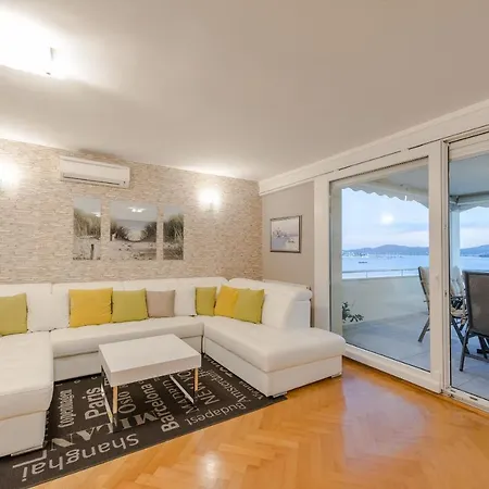 Topaz Biograd Na Moru